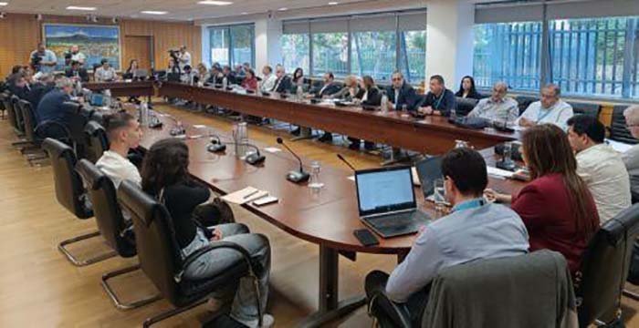 Αρχίζει ξανά διάλογος για την Αξιολόγηση, με εμπλοκή της Επ. Παιδείας και παράλληλα κατ' άρθρο συζήτηση Image